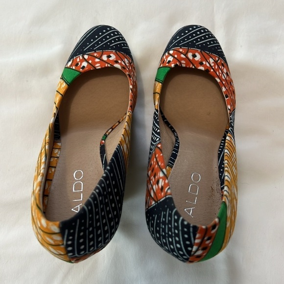 ALDO Multicolor African Ankara Print Canvas Wedges - Picture 5 of 11